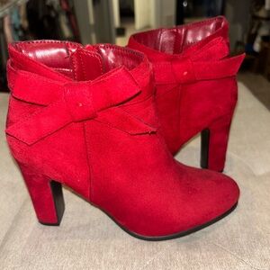 Elegant Red Suede Ankle Boots